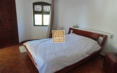 Beautiful Mediterranean villa with guest house and panoramic views.